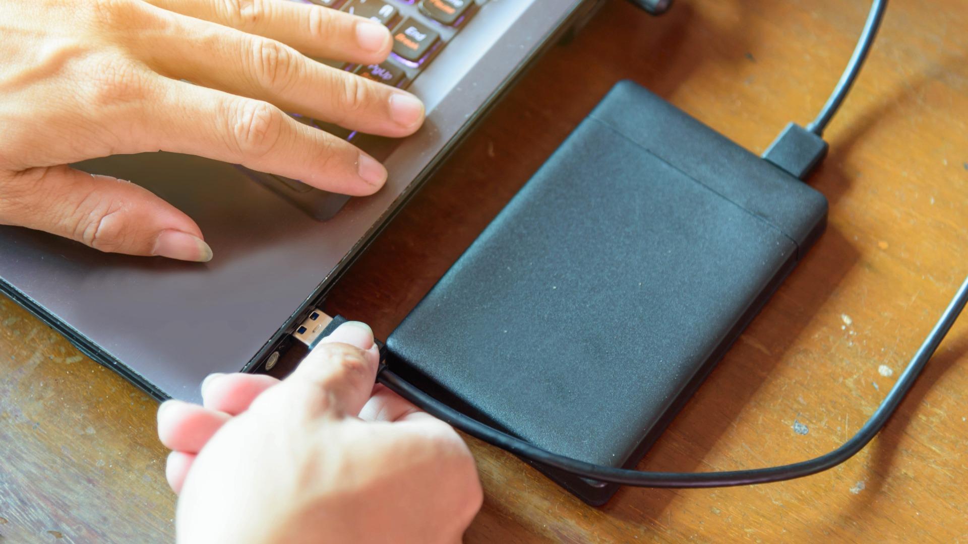 Por qué los discos duros hacen clic y cuándo se convierte en un problema